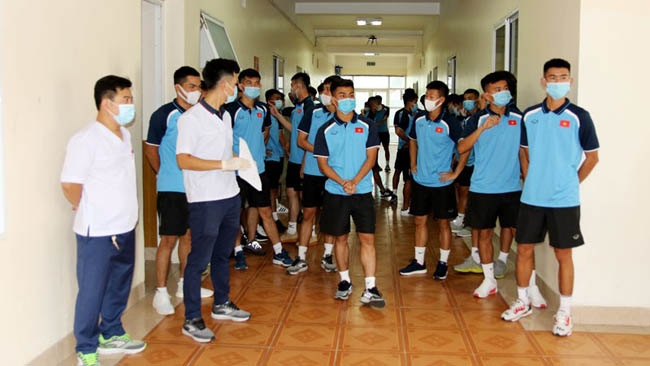 Coach Park and his players undergo COVID-19 tests